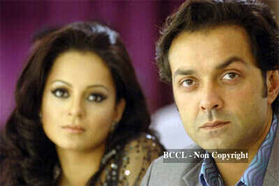Kangana & Bobby in a still from the movie 'Vaada Raha'