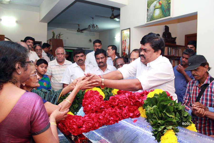 Celebs pay homage to K Balachander