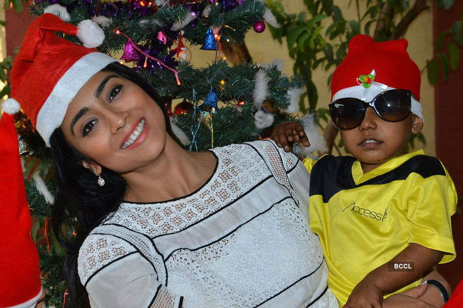 Shriya celebrates Christmas with NGO Kids