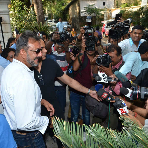 Sanjay Dutt released on furlough