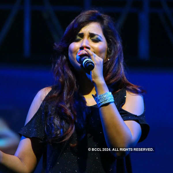 Shreya Ghoshal's live performace