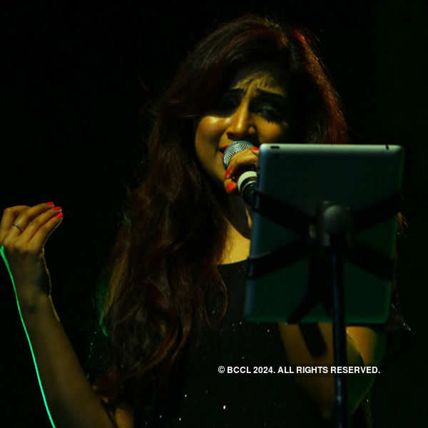 Shreya Ghoshal's live performace