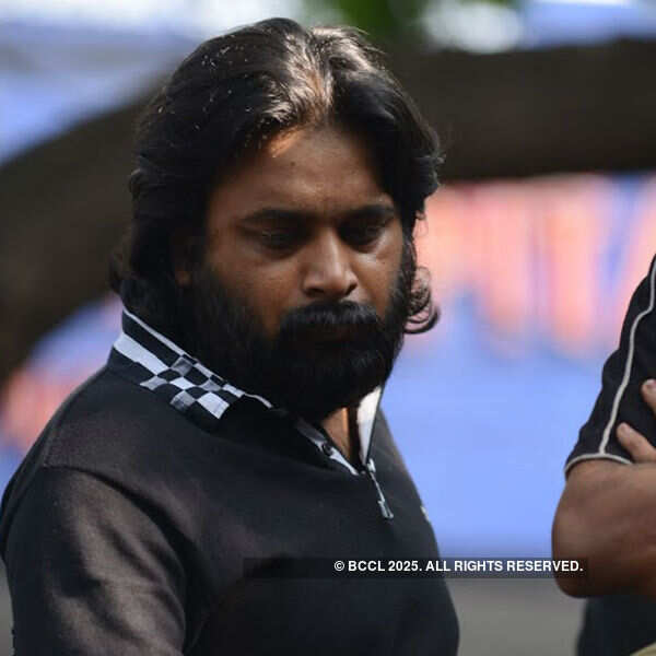 Celebs at Balachander's funeral