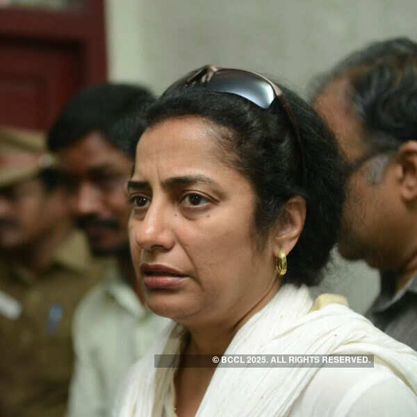 Celebs at Balachander's funeral