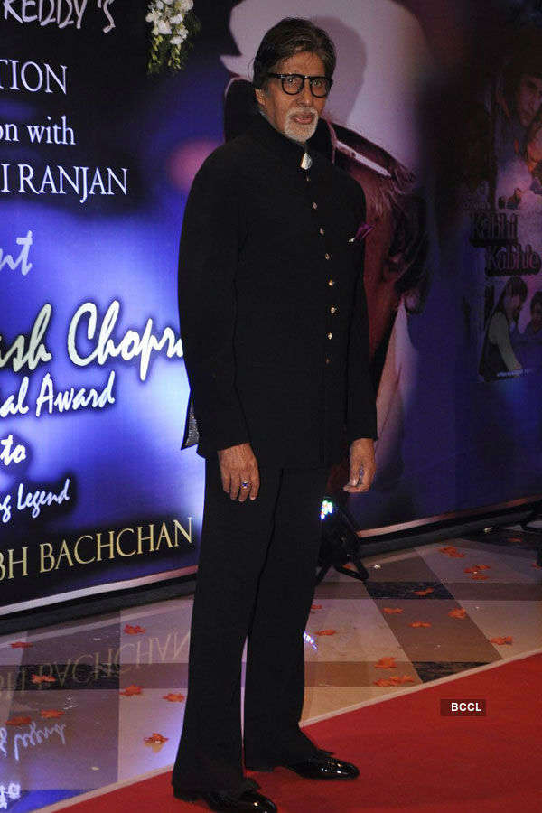 Big B gets Yash Chopra Memorial Award