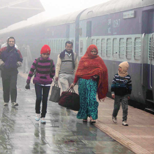 Fog affects rail, air traffic