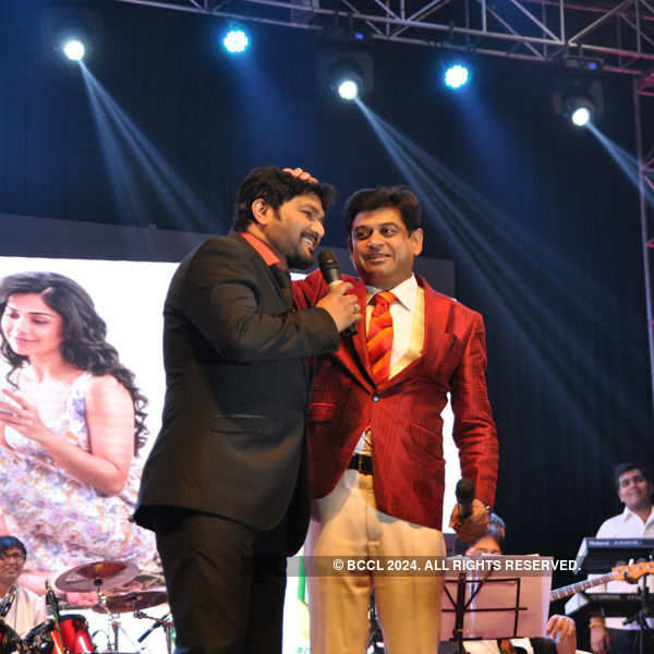 Amit and Babul perform at Kalamandir