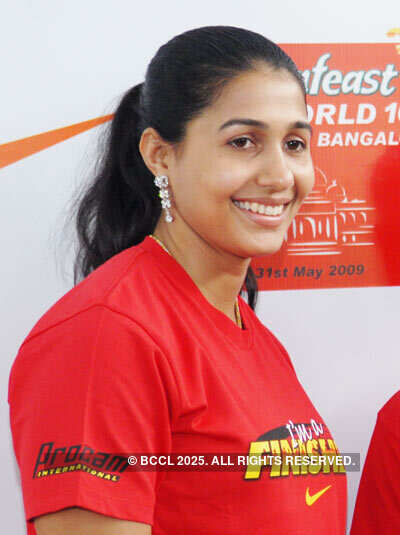 Sunfeast 10k press meet