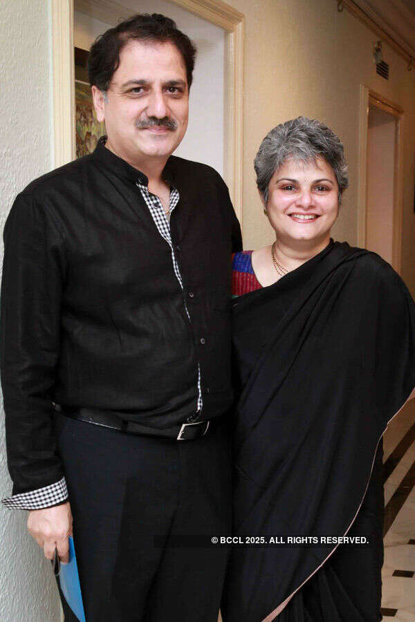 Art enthusiasts explore creativity