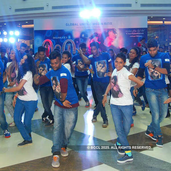 Vikram and Ami Jackson promote 'I' in Kochi