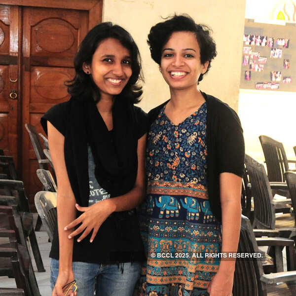 Art lovers under on roof