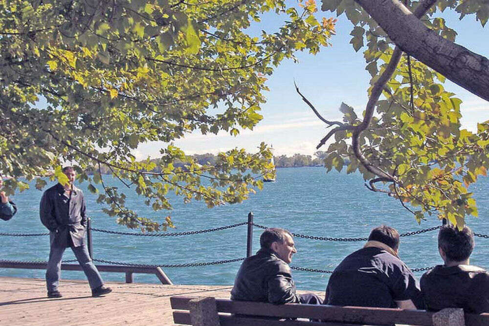 Harbourfront Centre and Toronto Islands Harbour front centre