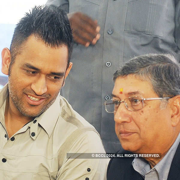 Srinivasan cannot contest BCCI elections: SC