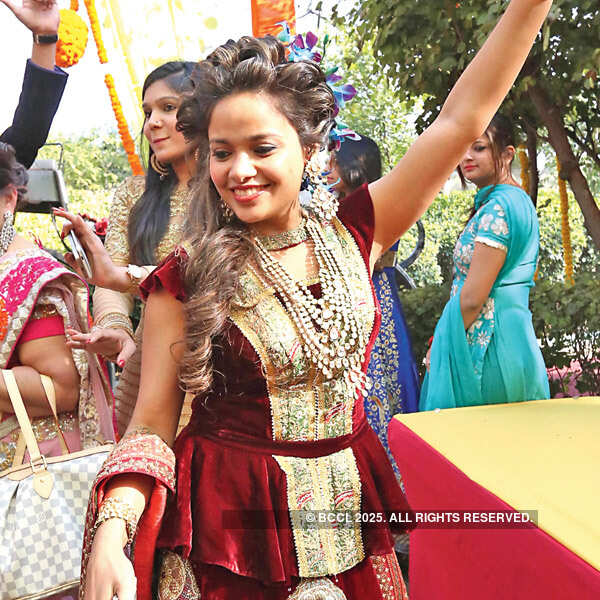 Shrey-Shaloo&rsquo;s bhaat & Godh-tikka ceremony