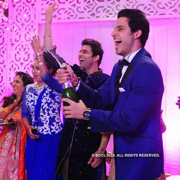 Himmanshoo-Amruta's cocktail party