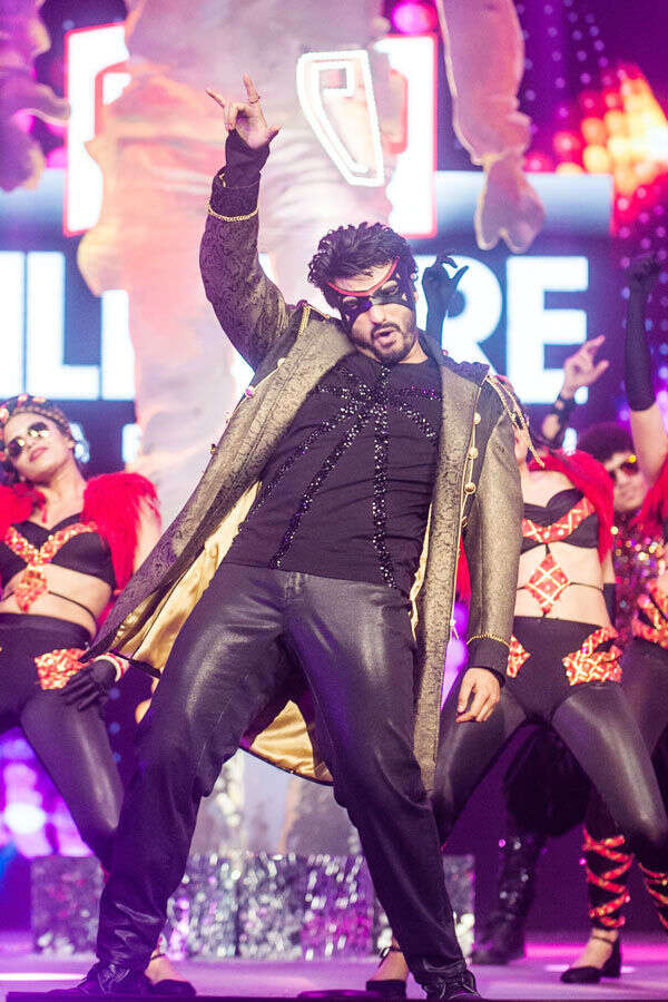 Awards & Performances