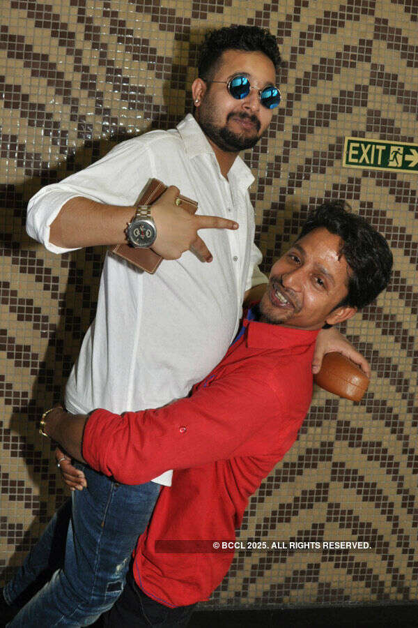 Achena Bondhutto: Premiere