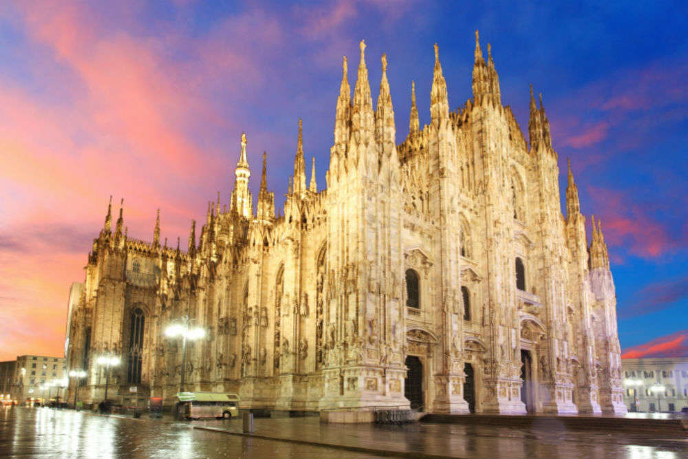 Piazza del Duomo, Milan - TimesTravel