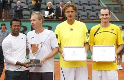 Paes & Lukas win French Open '09