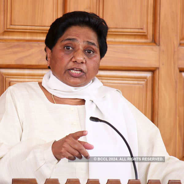 Modi govt vitiating country's atmosphere: Mayawati