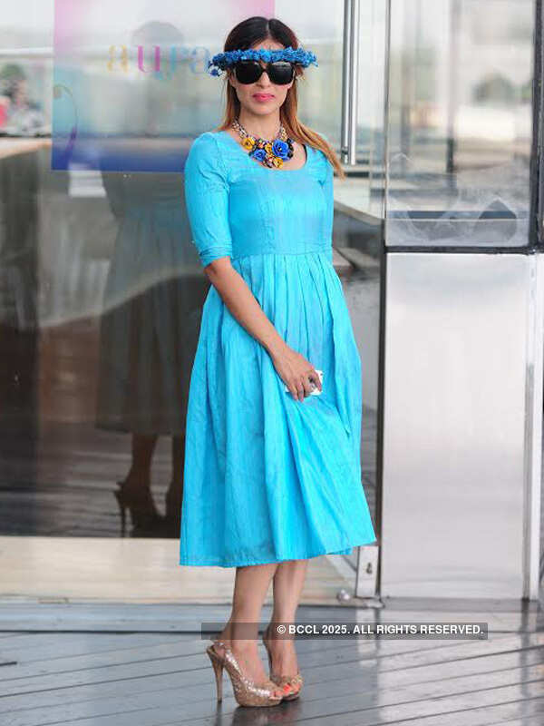 Pink Ladies' Club have a Bachata session at The Park