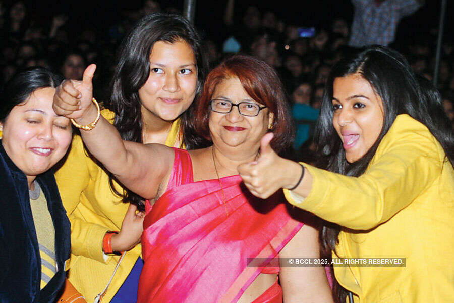 Girls have a blasting time