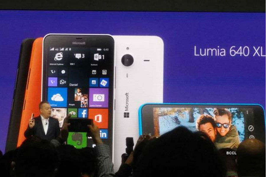 Microsoft unveils Lumia 640, 640 XL smartphones