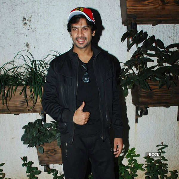 Badmashiyaan: Premiere