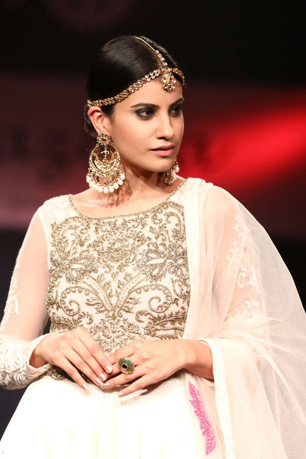 Fashion show: Jazbaa