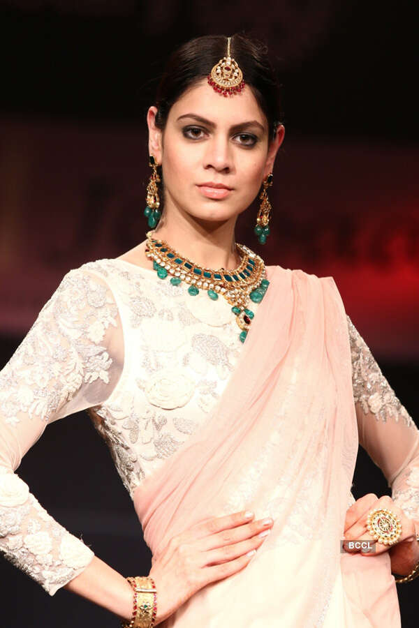 Fashion show: Jazbaa