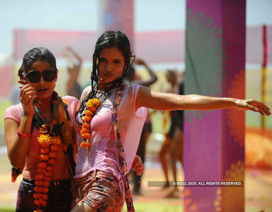 Time for some crazy fun during Vineet Jain's Holi Party 2015, at Sun N