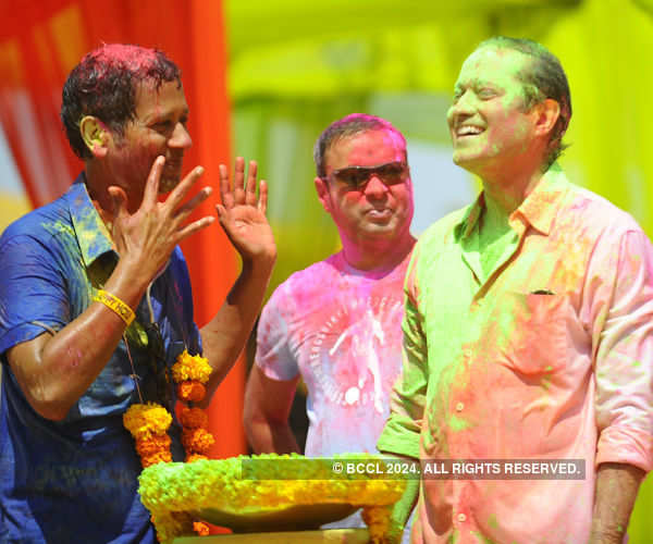 Vineet Jain's Holi Party '15 - Candid Pics