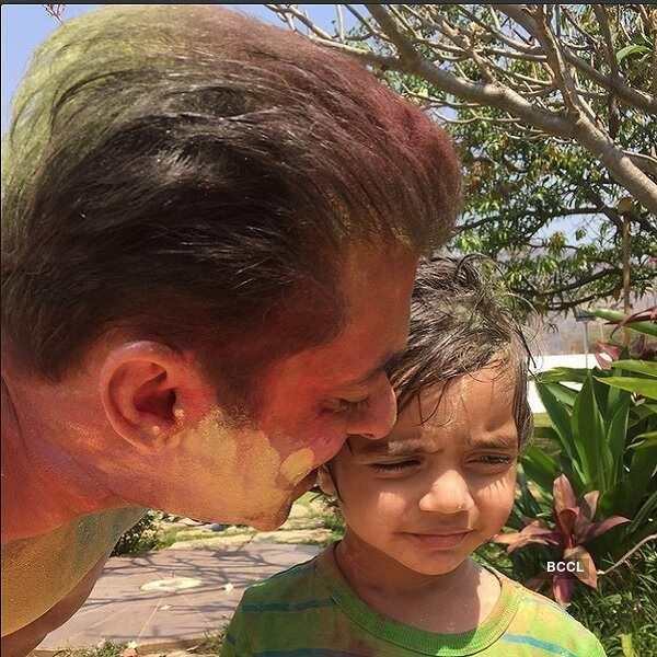 holi celebration of salman khan