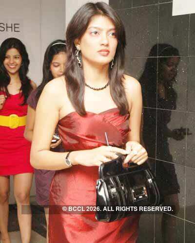 Party at Liauids pub