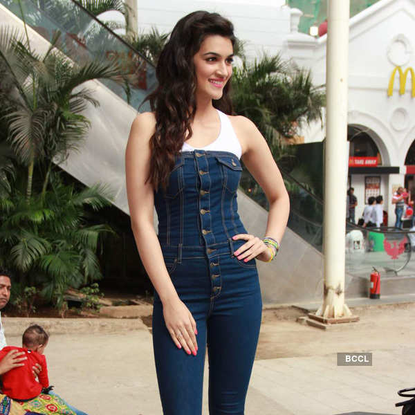 Kriti Sanon at ALDO's even