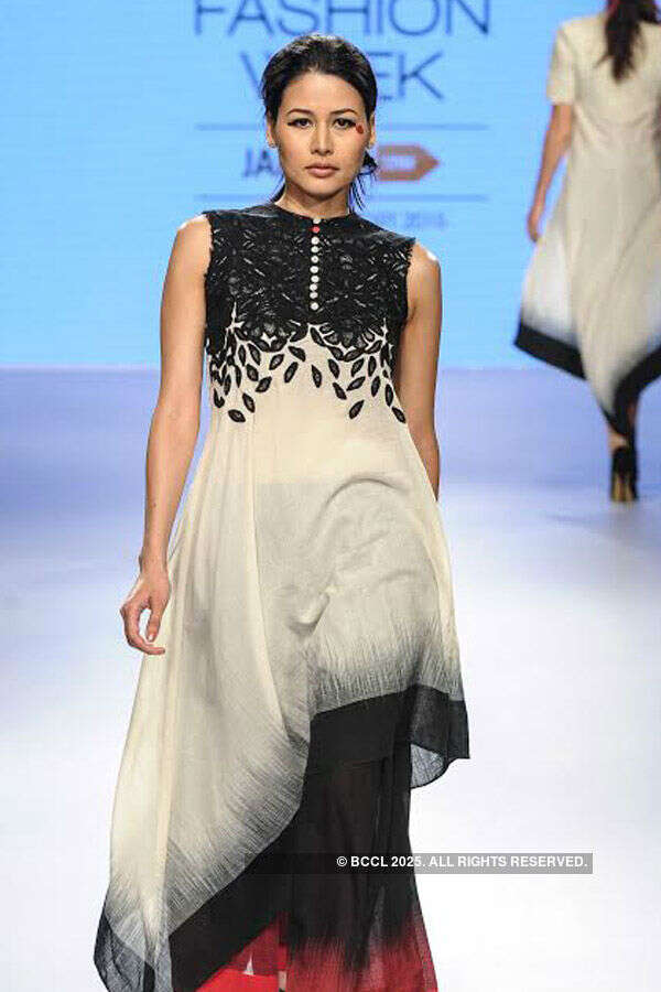 LFW '15: Day 3: Harper's Bazaar Inspires Mulmul