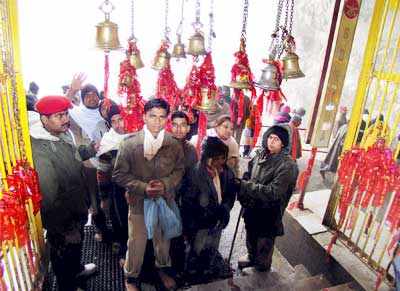 Pilgrims at Amarnath shrine