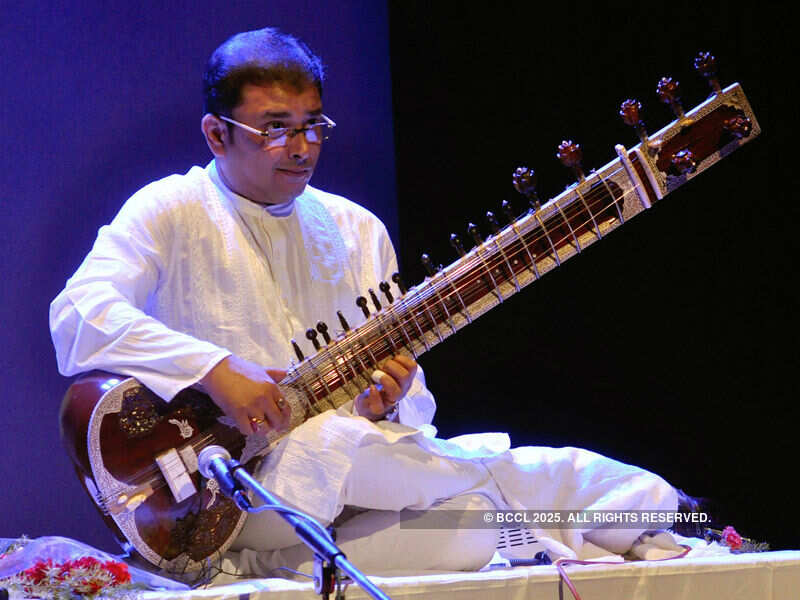 A tribute to Pandit Chiresh Das