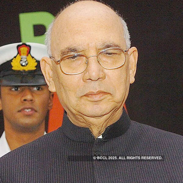 Sonia in grip of sycophants: HR Bhardwaj