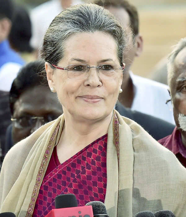 Sonia to Gadkari: Cong won't support land bill