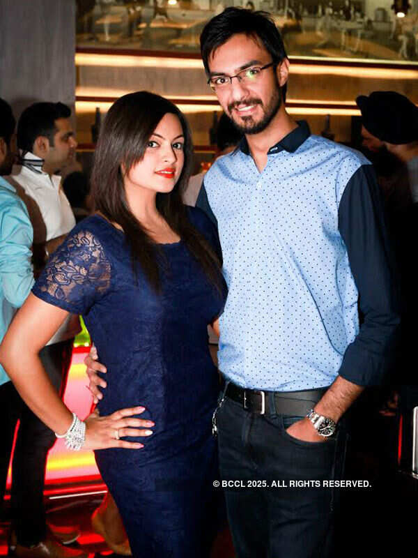 One Nite Stand performs @ The Studio Bar