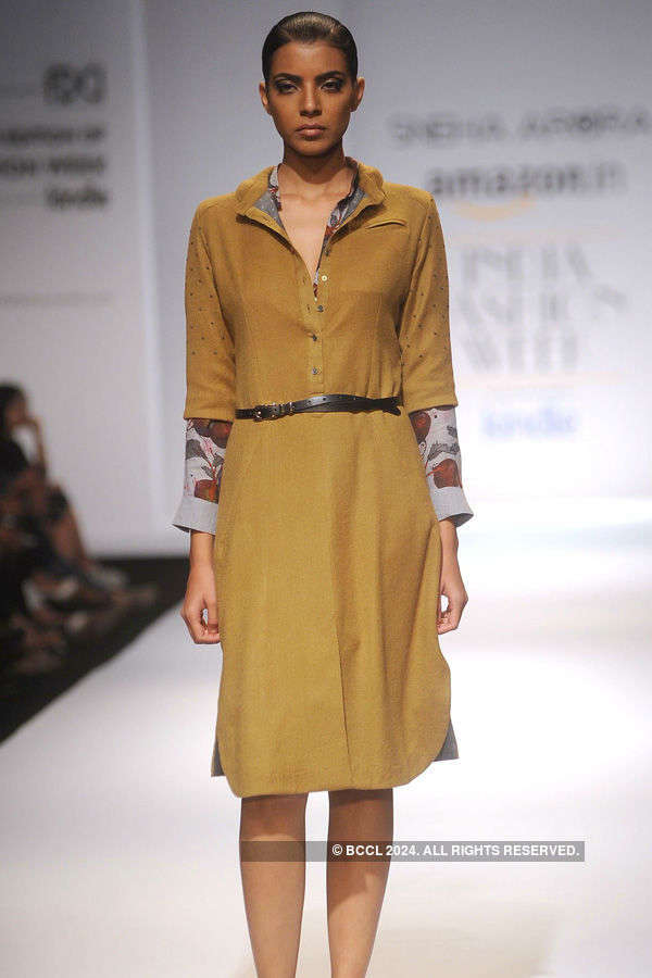 A model walks the ramp for Sneha Arora during the Day 5 of Amazon India ...