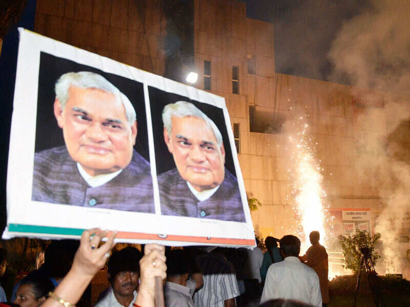 Prez confers Bharat Ratna on Vajpayee