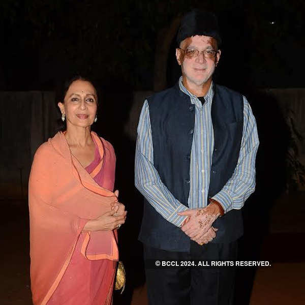 Shashi Tharoor at a dinner party