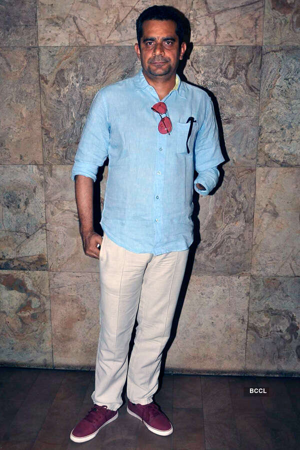 Hola Venky: Screening