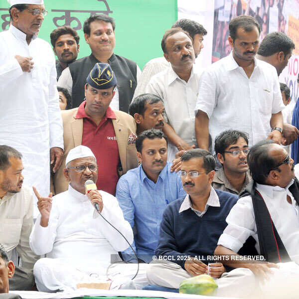 Kejriwal to lead protest march against land bill