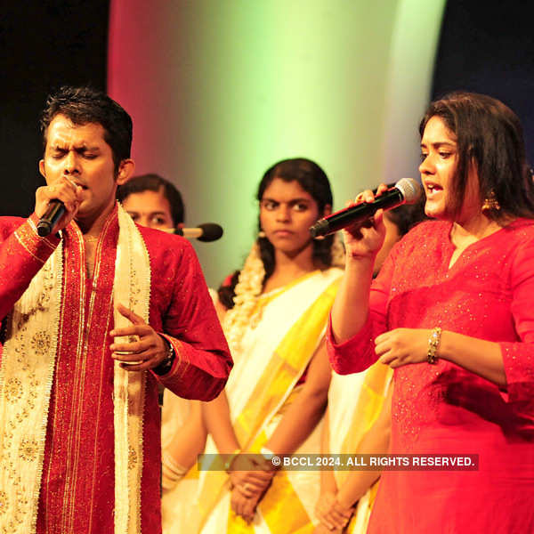 Celebs perform for a social cause