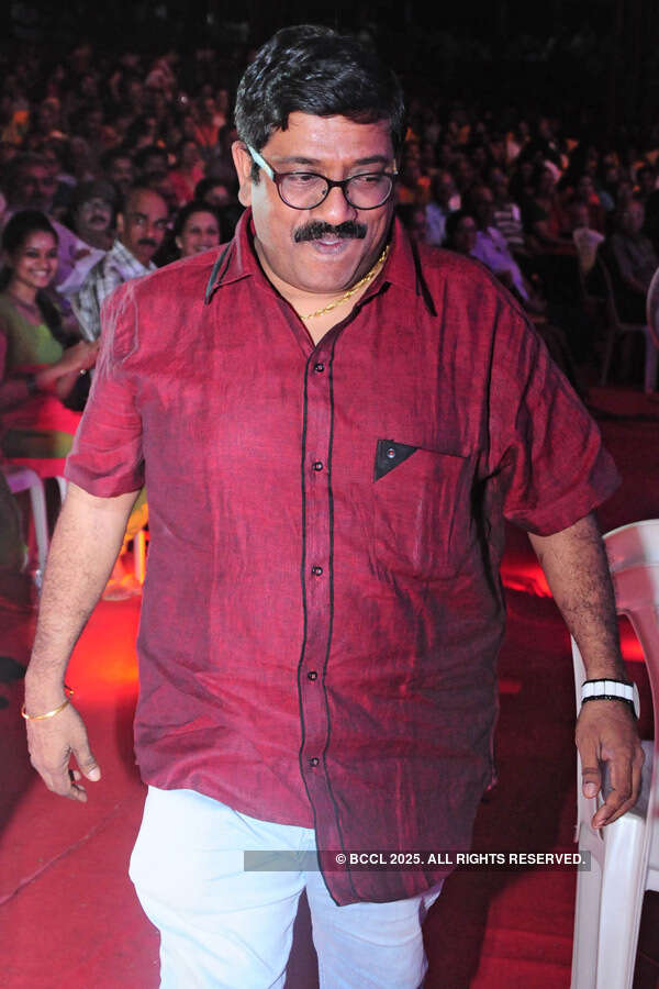 Celebs perform for a social cause