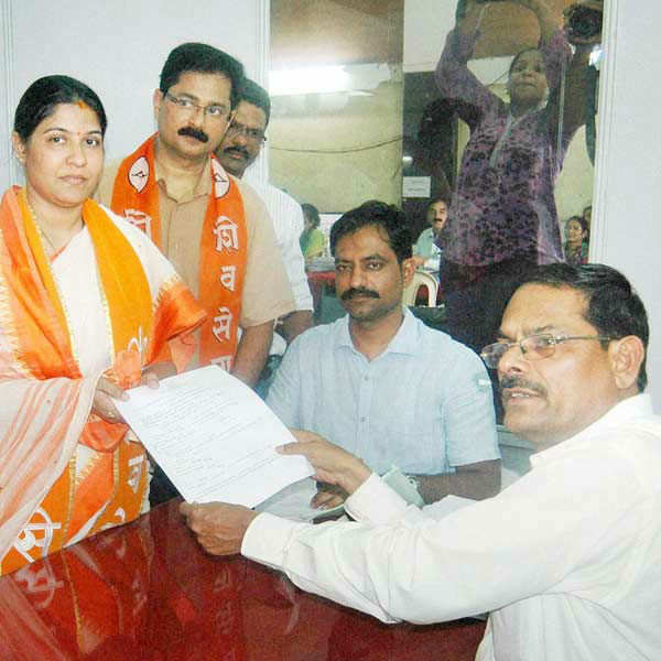 Maha Bypoll: Shiv Sena's Trupti Sawant defeats Narayan Rane
