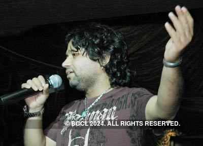 Kailash Kher performs